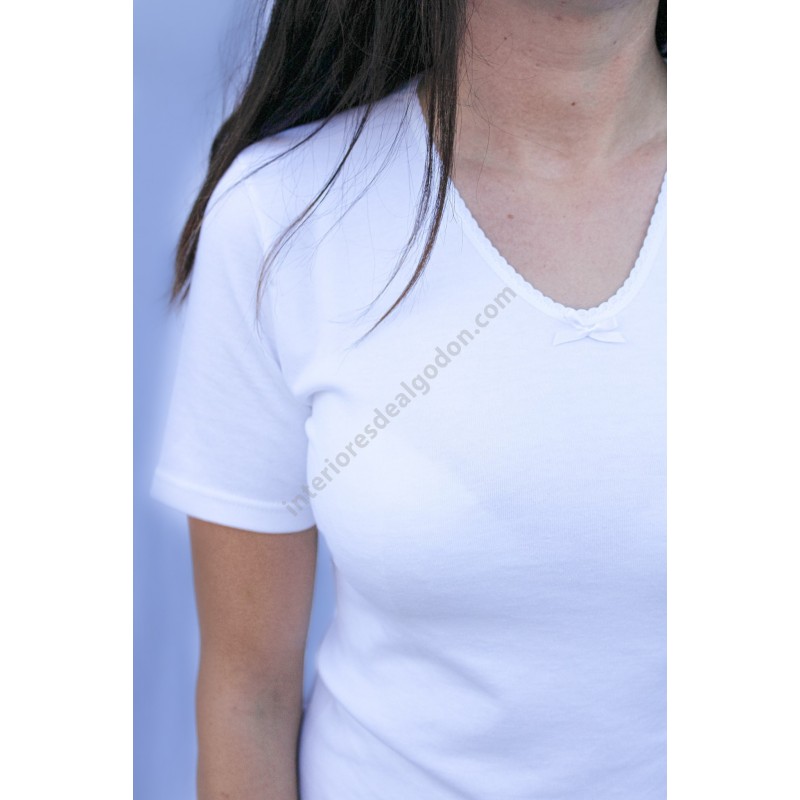 camiseta interior de algodón afelpado de manga corta para mujer. fabricada en España.